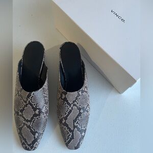 Vince Women’s Snakeskin Pattern Black and Gray Mules Made in Italy Sz 10